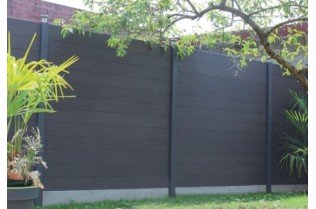 Installer des lames pour clôture composite