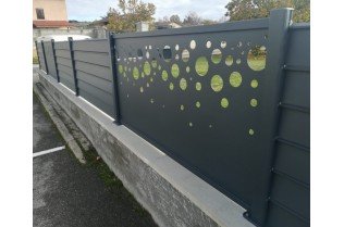 Commander des panneaux décoratifs pour clôture aluminium