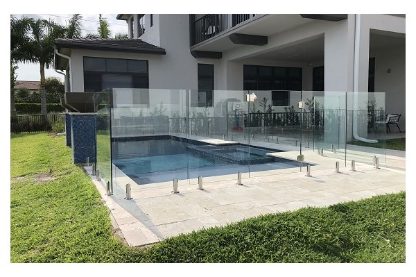 Panneaux de clôture piscine en verre sans poteaux