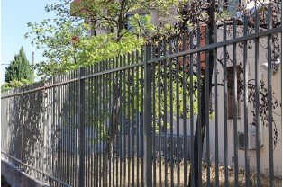 Panneau de clôture...