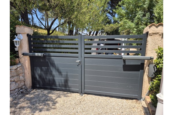 Portail battant aluminium...