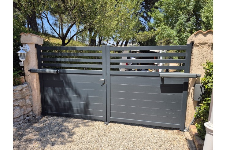 Portail battant aluminium...