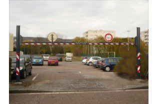 Portique de parking fixe
