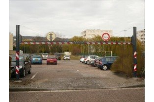 Portique de parking fixe