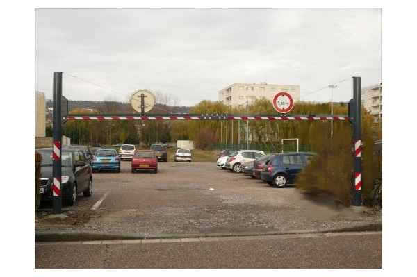 Portique de parking fixe