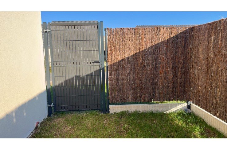Portillon en grillage...