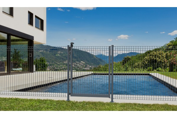 Poteau avec pose platine pour cloture piscine