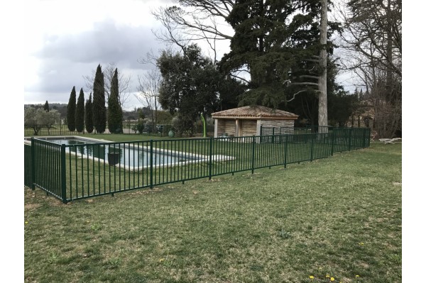 Pose de clôtures pour piscine dans les Bouches du Rhône