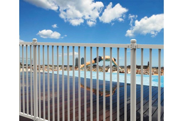 Vente de poteaux piscine à barreaux à Nimes